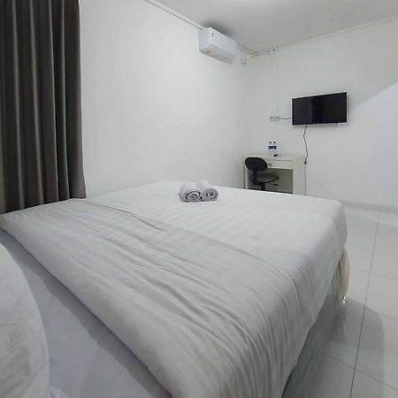 ホテル Reddoorz Syariah At Jalan Godean Ngabean エクステリア 写真