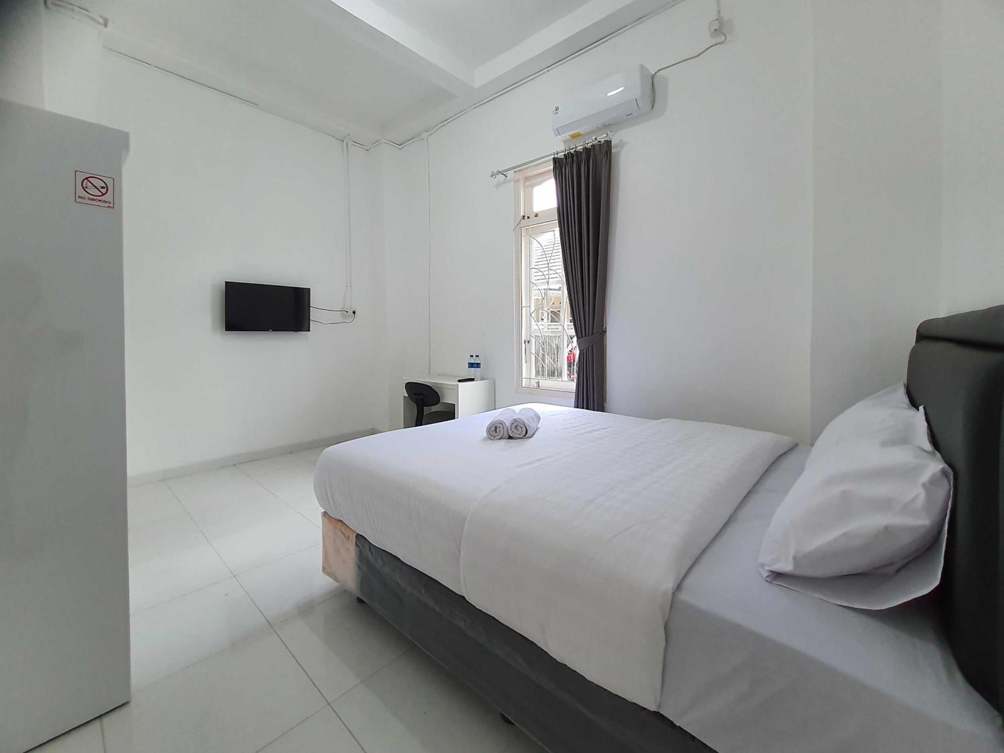 ホテル Reddoorz Syariah At Jalan Godean Ngabean エクステリア 写真