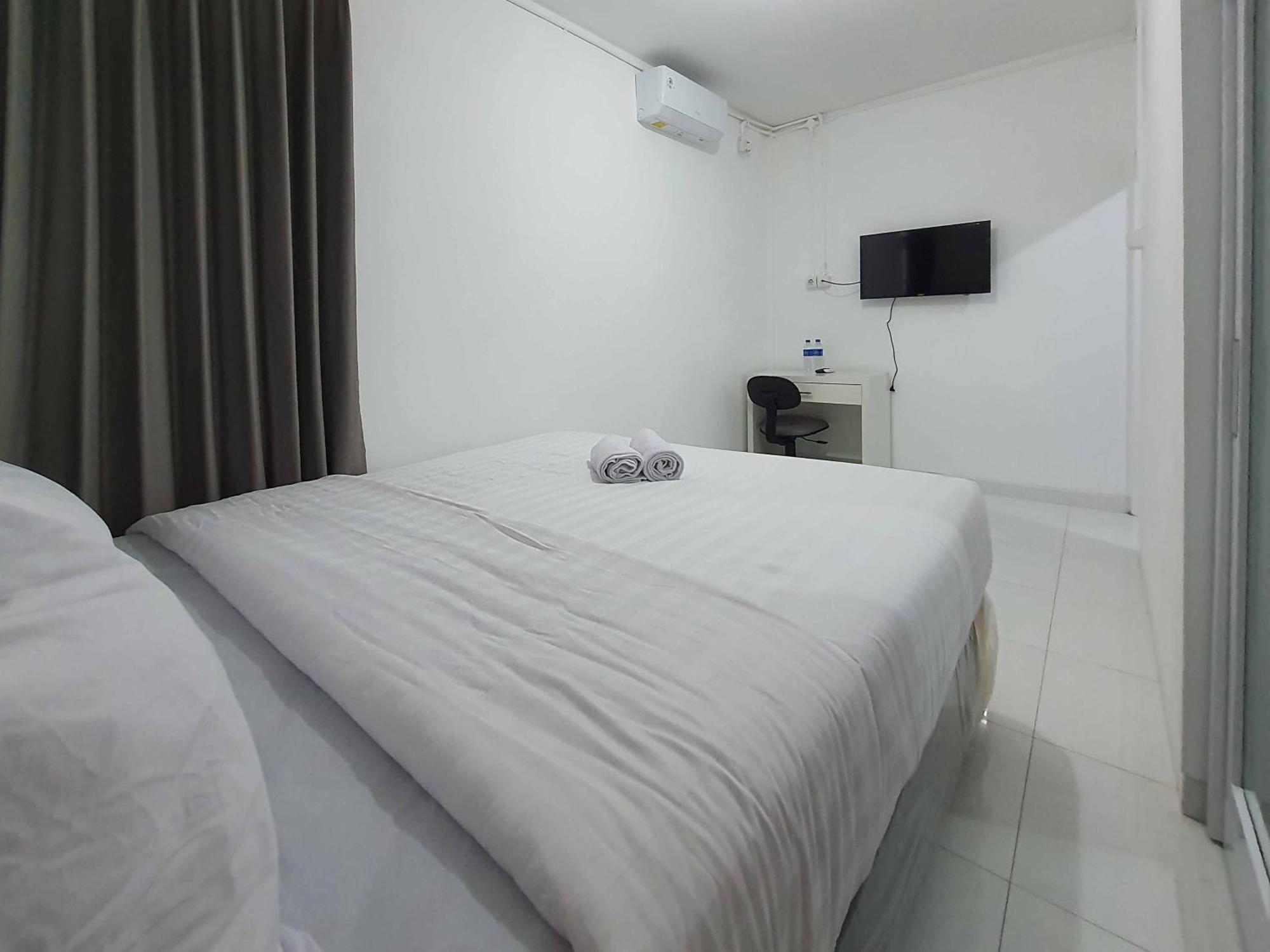 ホテル Reddoorz Syariah At Jalan Godean Ngabean エクステリア 写真