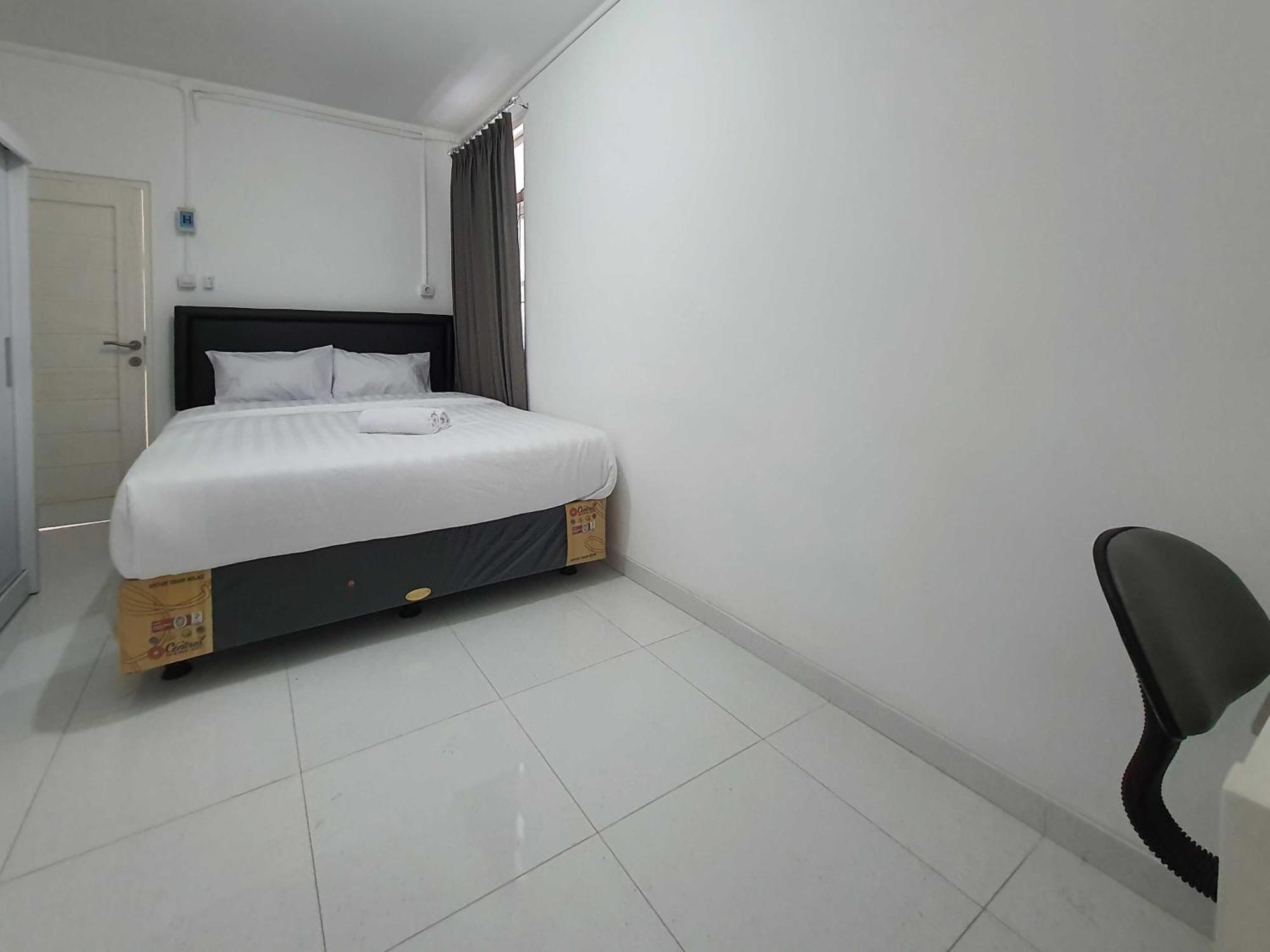 ホテル Reddoorz Syariah At Jalan Godean Ngabean エクステリア 写真